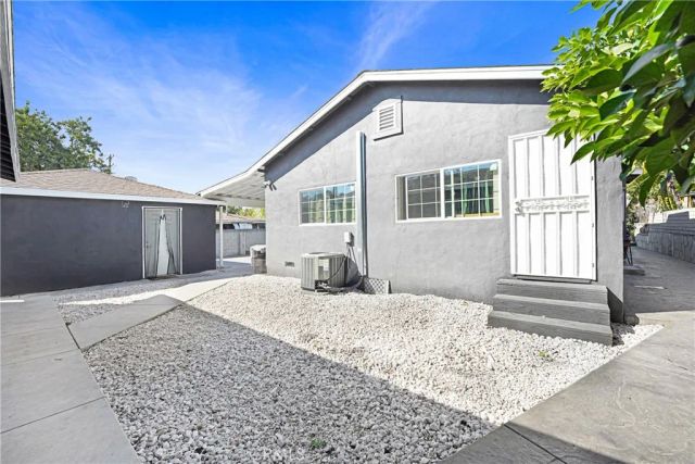 11068 Penrose Street, Sun Valley, CA 91352