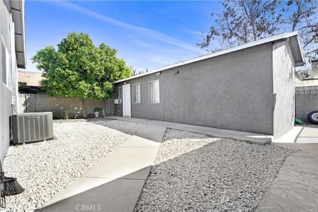 11068 Penrose Street, Sun Valley, CA 91352