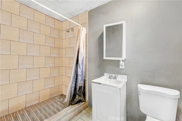 11068 Penrose Street, Sun Valley, CA 91352