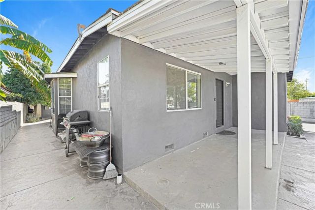 11068 Penrose Street, Sun Valley, CA 91352