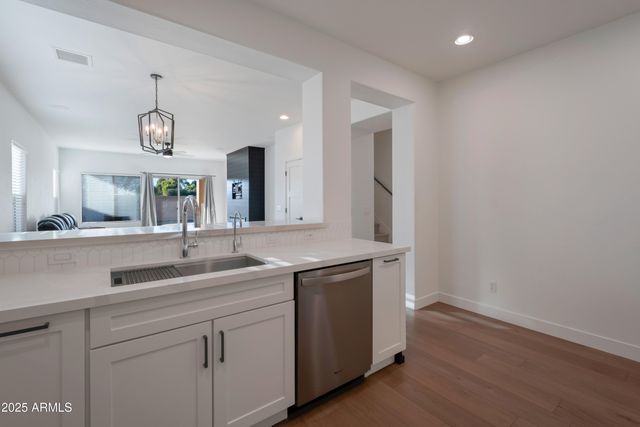 41344 N SALIX Drive, San Tan Valley, AZ 85140