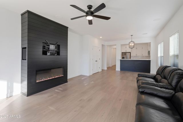 41344 N SALIX Drive, San Tan Valley, AZ 85140