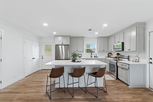 290 Old Spanish Trail, Valley View, TX 76272