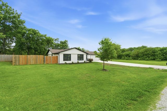 290 Old Spanish Trail, Valley View, TX 76272