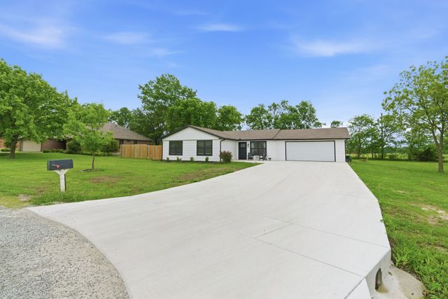 290 Old Spanish Trail, Valley View, TX 76272