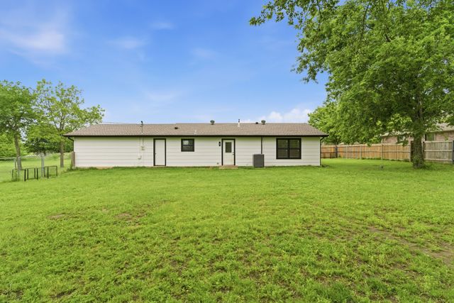 290 Old Spanish Trail, Valley View, TX 76272