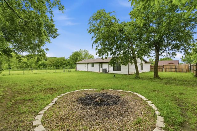 290 Old Spanish Trail, Valley View, TX 76272