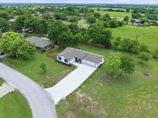 290 Old Spanish Trail, Valley View, TX 76272