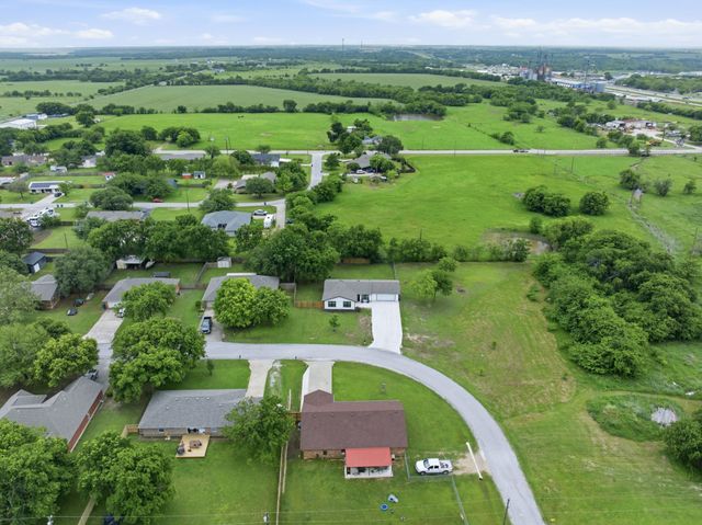290 Old Spanish Trail, Valley View, TX 76272