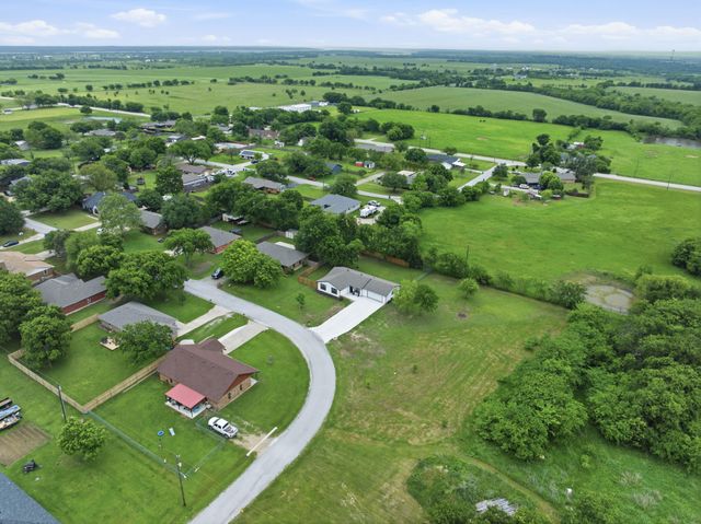 290 Old Spanish Trail, Valley View, TX 76272