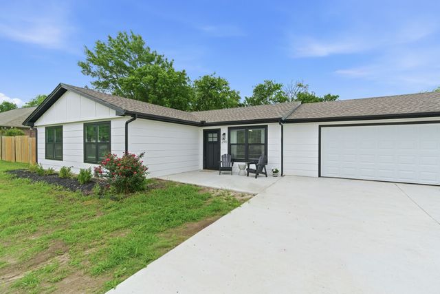 290 Old Spanish Trail, Valley View, TX 76272