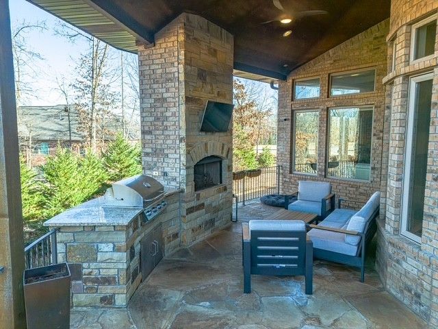 1453 Le Chesnay Drive, Centerton, AR 72719