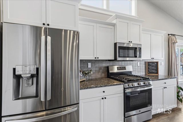 5770 E Walbrook St, Nampa, ID 83687