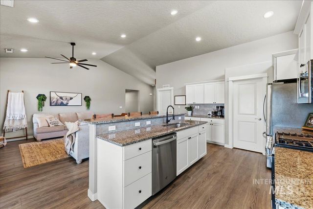 5770 E Walbrook St, Nampa, ID 83687
