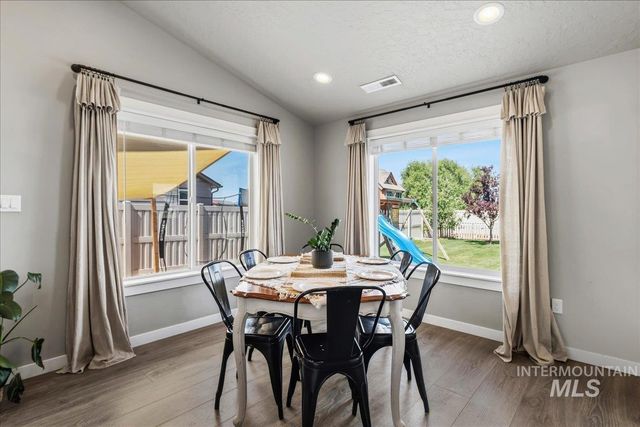 5770 E Walbrook St, Nampa, ID 83687