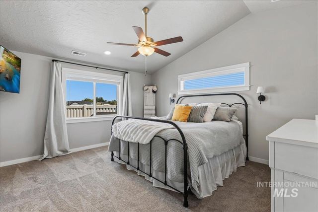 5770 E Walbrook St, Nampa, ID 83687