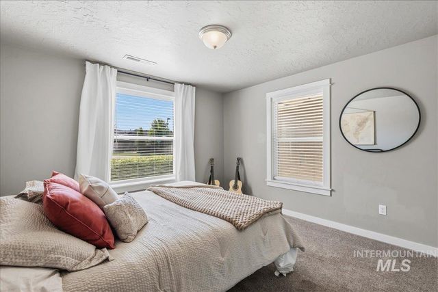 5770 E Walbrook St, Nampa, ID 83687