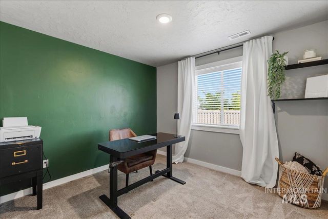5770 E Walbrook St, Nampa, ID 83687