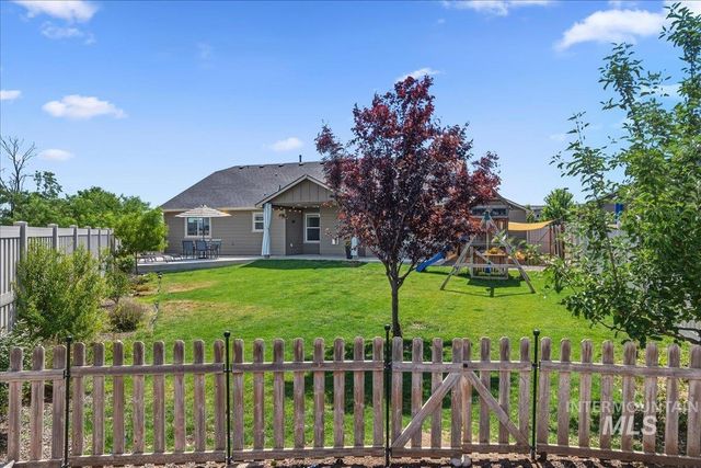5770 E Walbrook St, Nampa, ID 83687