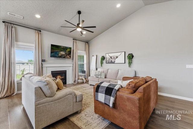 5770 E Walbrook St, Nampa, ID 83687