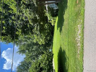 2428 Willow Beach Street, Keego Harbor, MI 48320