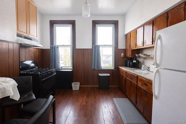 5436 Nurge Avenue, Maspeth, NY 11378