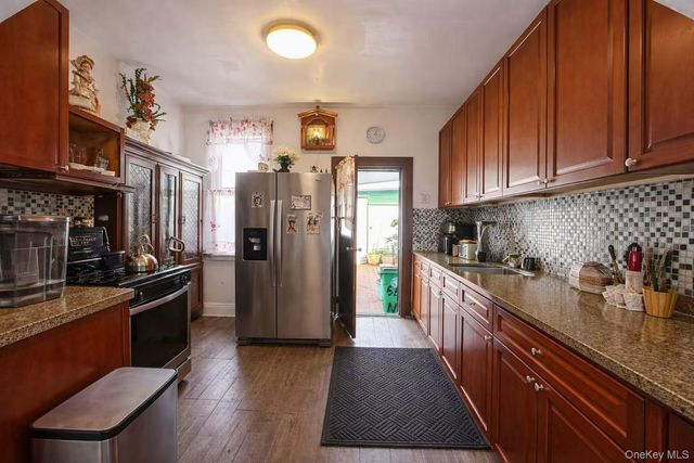 5436 Nurge Avenue, Maspeth, NY 11378