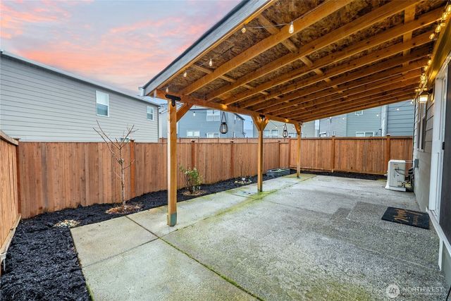 18785 Lipoma Place E, Puyallup, WA 98374