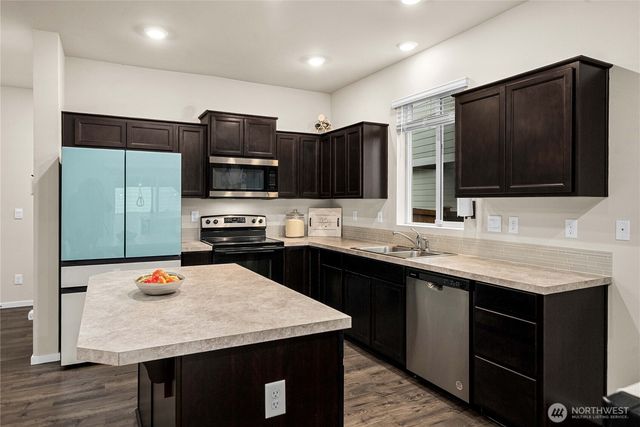 18785 Lipoma Place E, Puyallup, WA 98374