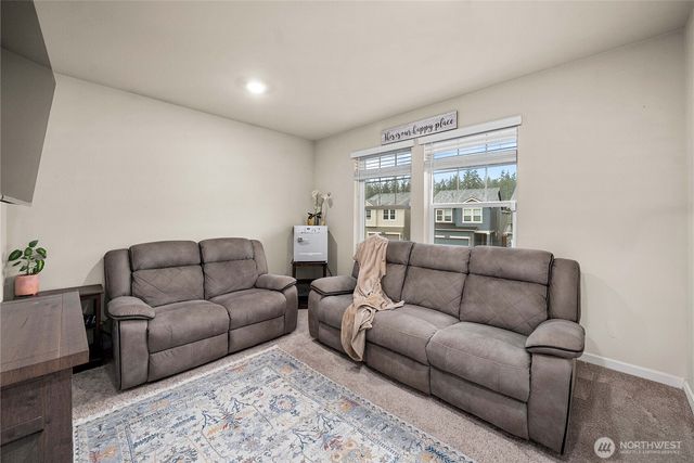 18785 Lipoma Place E, Puyallup, WA 98374