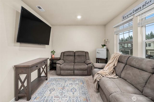 18785 Lipoma Place E, Puyallup, WA 98374