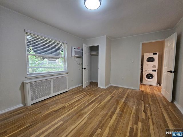 29 Lakeview Avenue A, Leonia, NJ 07605