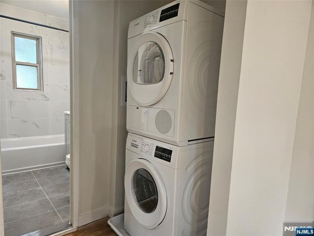 29 Lakeview Avenue A, Leonia, NJ 07605