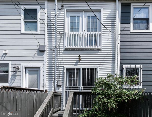 1651 GALES ST NE, Washington, DC 20002