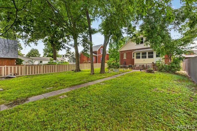 634 N Metter Avenue, Columbia, IL 62236