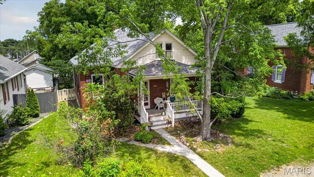 634 N Metter Avenue, Columbia, IL 62236