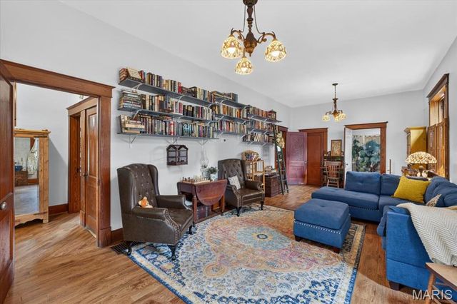 634 N Metter Avenue, Columbia, IL 62236
