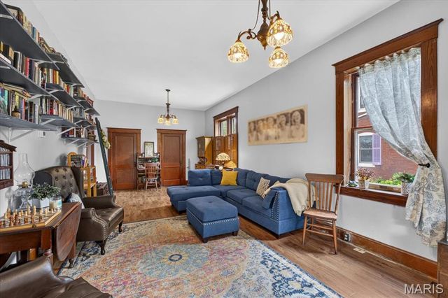 634 N Metter Avenue, Columbia, IL 62236