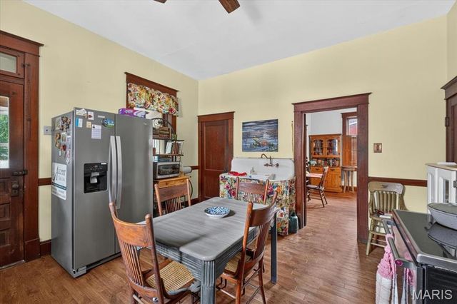 634 N Metter Avenue, Columbia, IL 62236