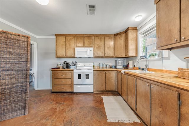 7271 County Road 118, Iola, TX 77861