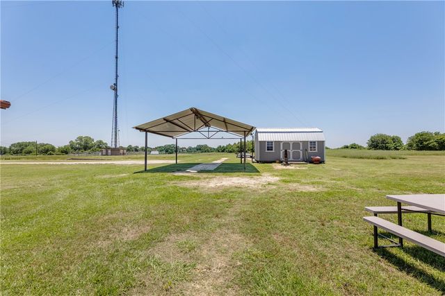 7271 County Road 118, Iola, TX 77861
