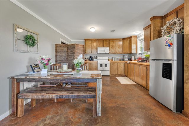 7271 County Road 118, Iola, TX 77861
