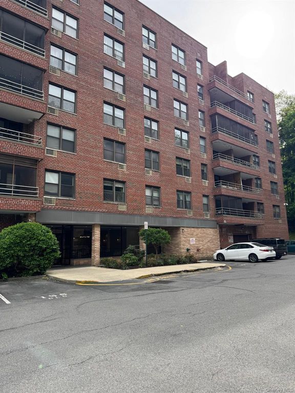 50 Barker Street 332, Mount Kisco, NY 10549