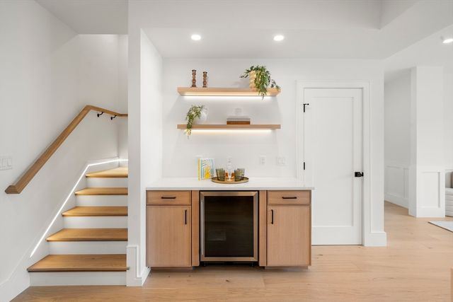 136 West Eighth Four, Boston, MA 02127