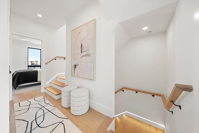 136 West Eighth Four, Boston, MA 02127