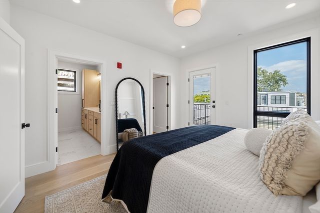 136 West Eighth Four, Boston, MA 02127