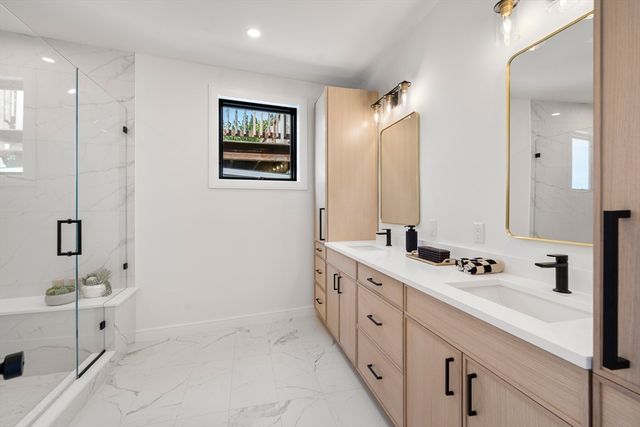 136 West Eighth Four, Boston, MA 02127