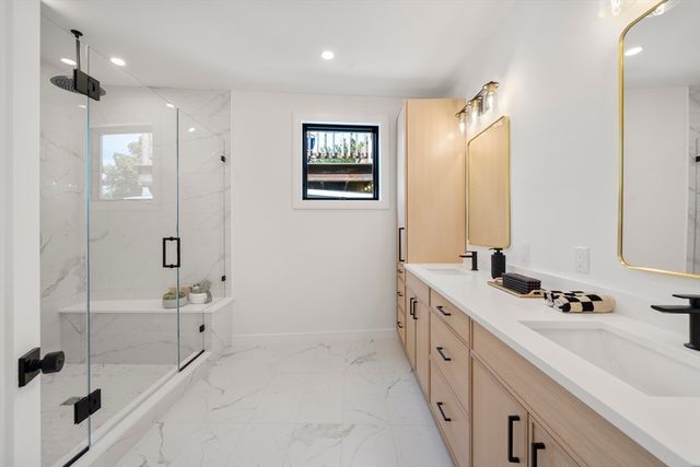 136 West Eighth Four, Boston, MA 02127