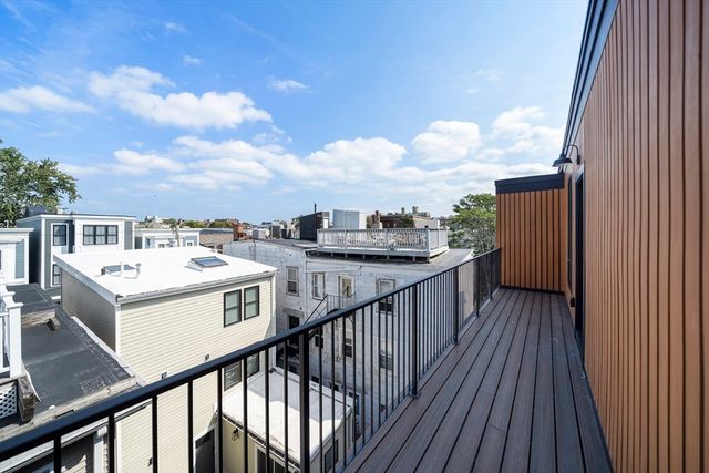 136 West Eighth Four, Boston, MA 02127