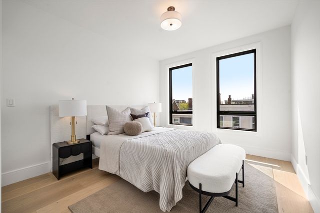 136 West Eighth Four, Boston, MA 02127